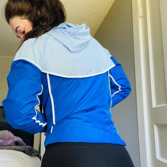 Nike Jacket - Picture 2 of 4